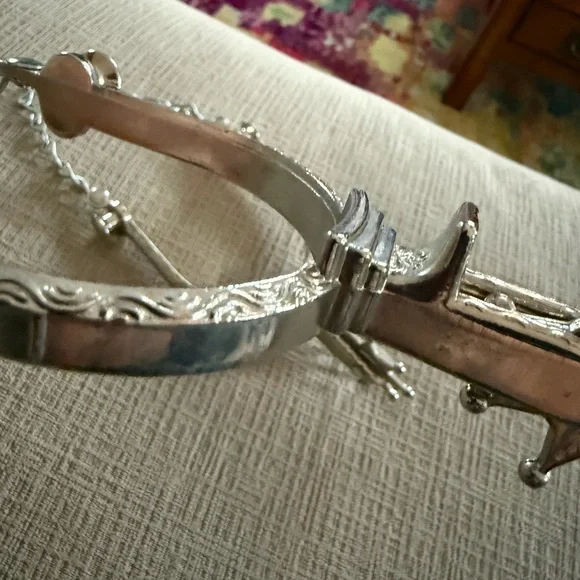 Silver Metal Boot Spurs with Chain - Picture 4 of 10